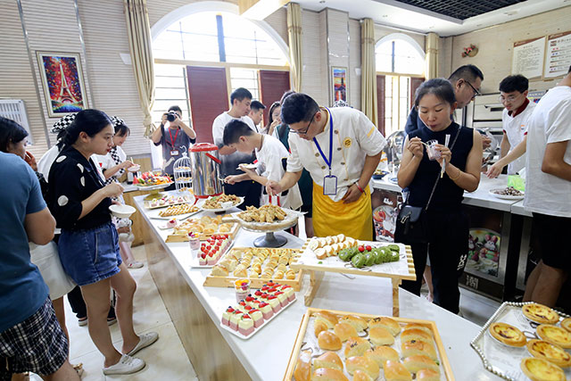 31周年校园开放日｜老同学，一起来新东方上学！