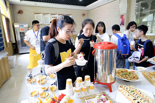 31周年校园开放日｜老同学，一起来新东方上学！