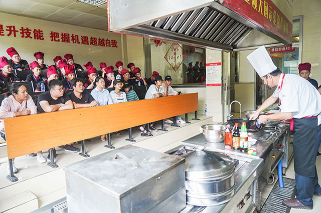 没有基础学厨师，能不能学会？