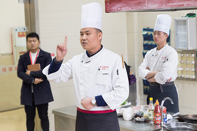 名企名师进校园， 来自企业与厨师长的知识都是干货！