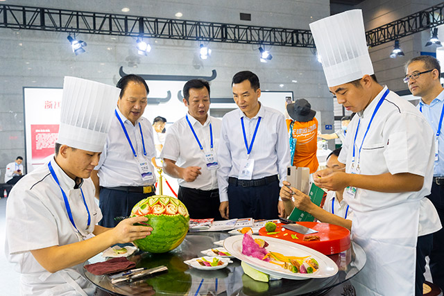 江苏新东方亮相第二届大运河文化旅游博览会运河美食文化展，吸睛无数！