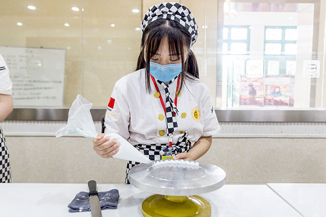 张梓涵：学西点，用韩裱装点我未来的西点创业梦！