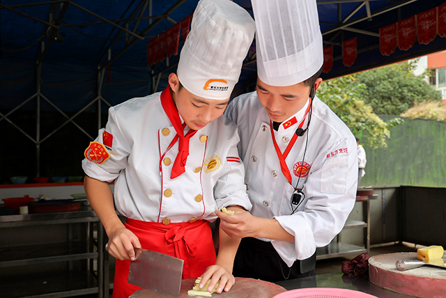 裴华阳：播下学厨的种子，收获美好的未来！