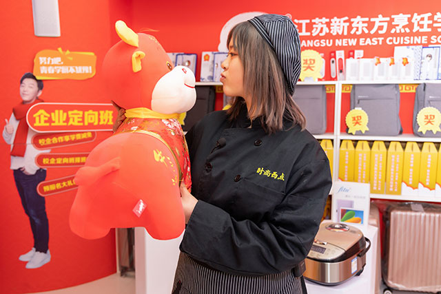 黄可菲：新东方学西点，轻松的氛围让我更加专注！