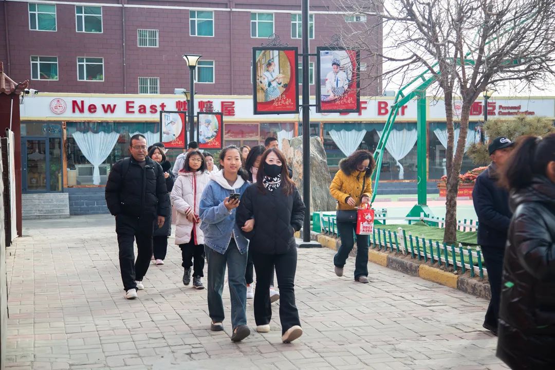 参观校园，内蒙古新东方